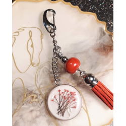 Crins en forme de bouquet fleurs rouges et lettre P
