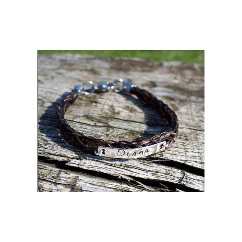 Bracelet en crins personnalisé avec le nom de votre cheval